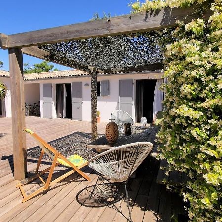 Derriere La Plage : Suite, Patio Et Pergola เลอบัวส์-ปลาจ-อ็อง-เร ภายนอก รูปภาพ