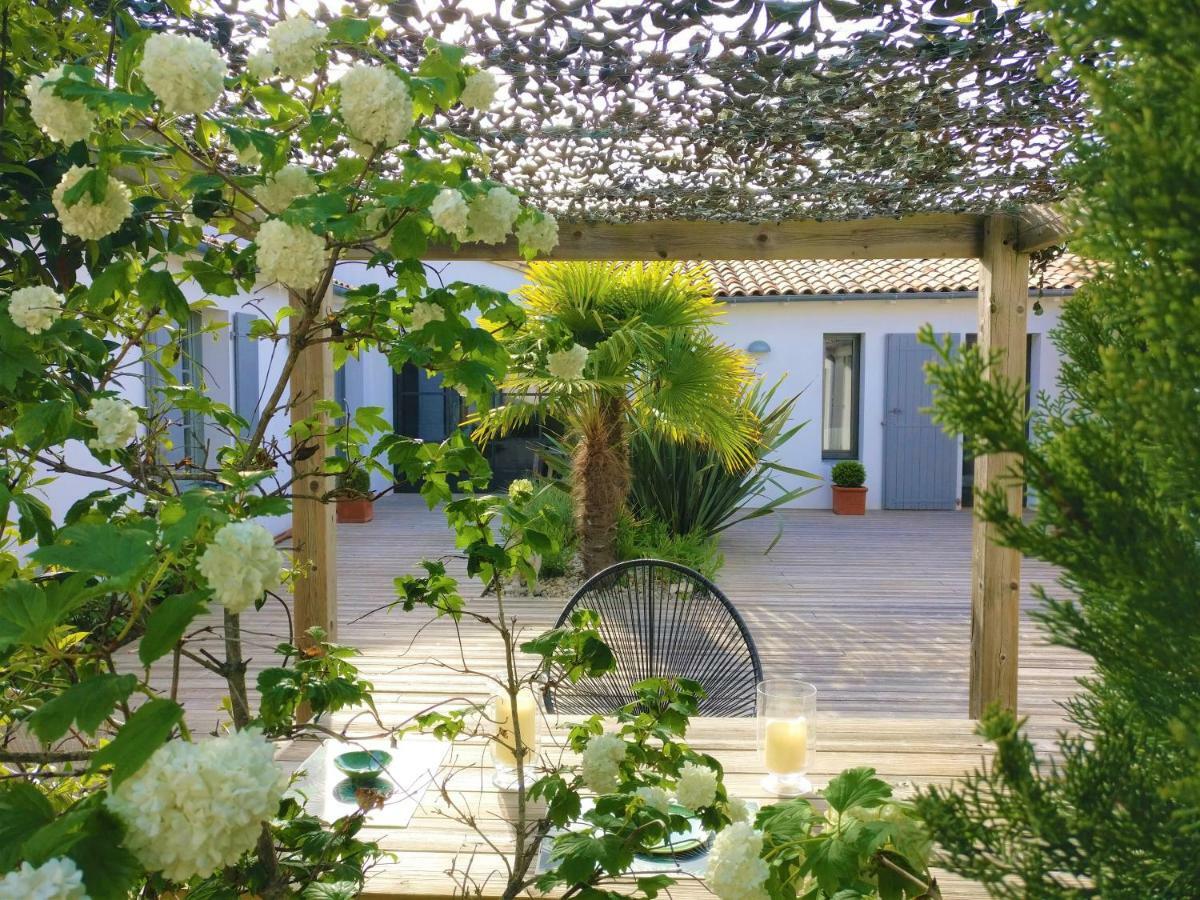 Derriere La Plage : Suite, Patio Et Pergola เลอบัวส์-ปลาจ-อ็อง-เร ภายนอก รูปภาพ